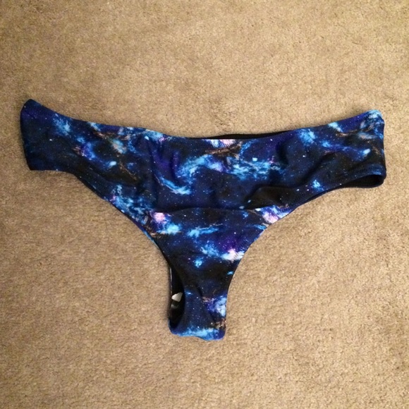 GALAXY PRINT REVERSIBLE WOMEN’S SWIM BOTTOMS - Picture 4 of 7
